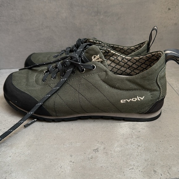 Evolv climbing hiking approach shoe - Picture 2 of 5
